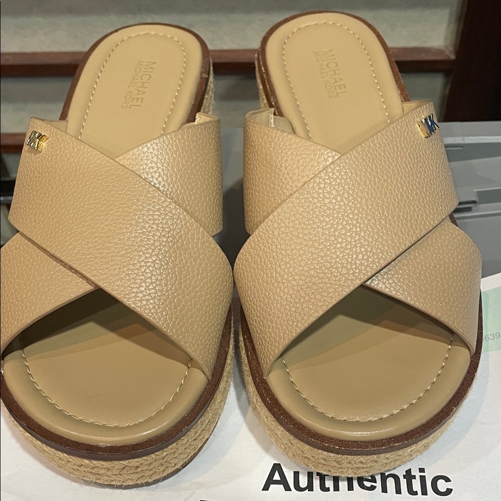 Michael Kors Beige Platform Sandals size 6M